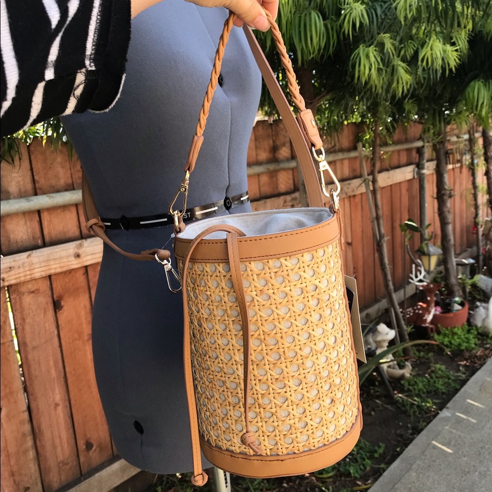 Tommy Bahama straw bucket bag - Picture 3 of 11